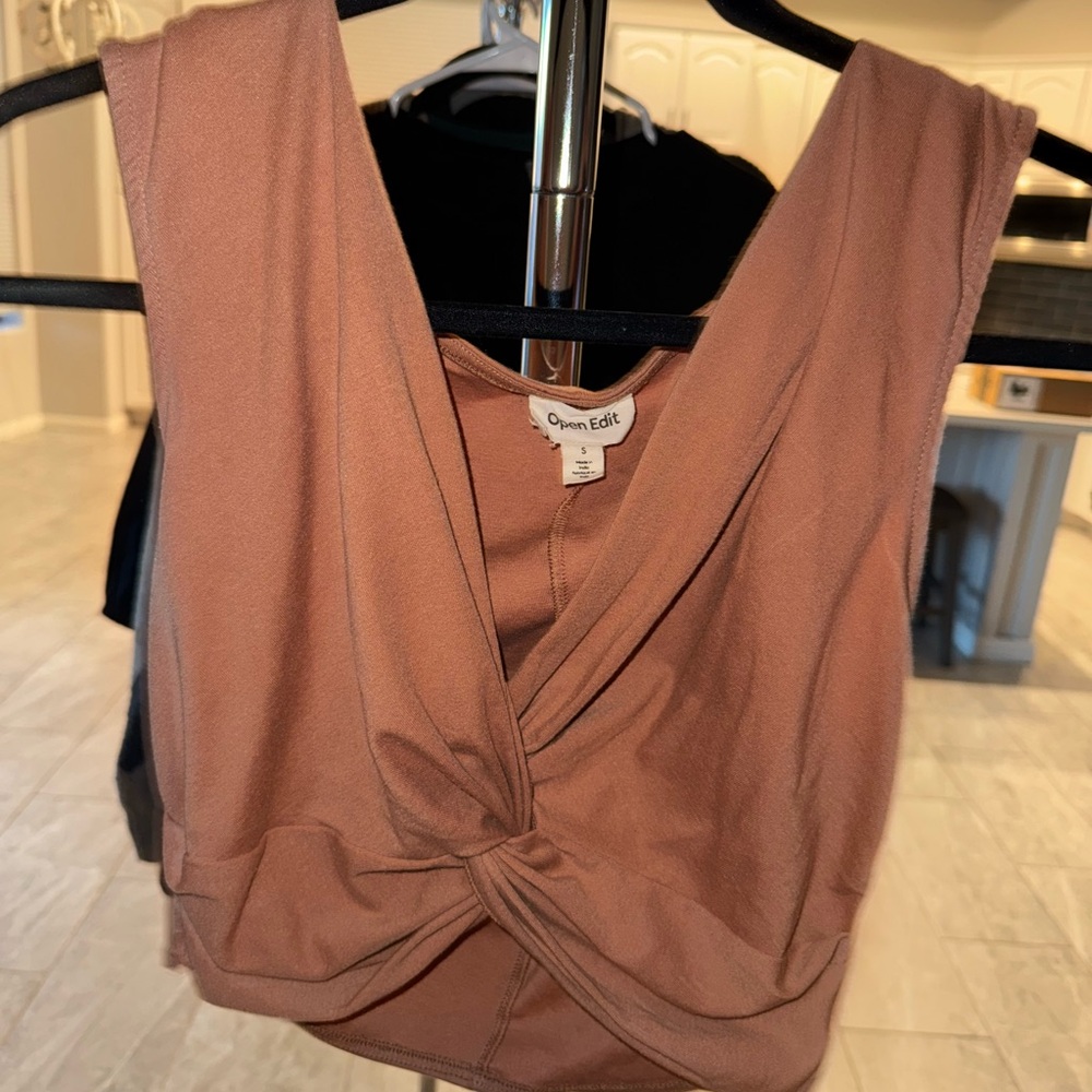 Women's Twist Crop Top